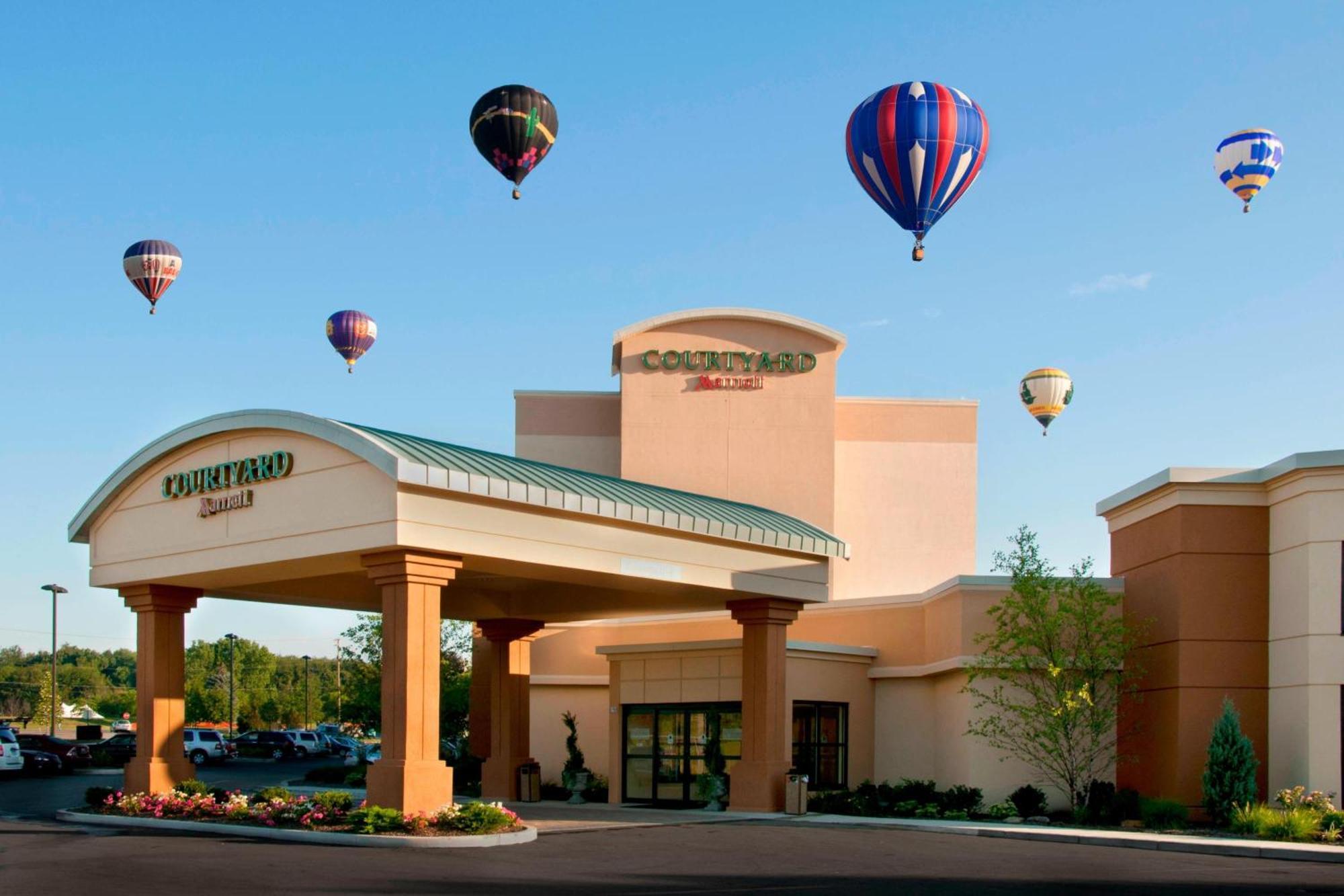 Courtyard By Marriott Canton Hotel North Canton Exterior photo