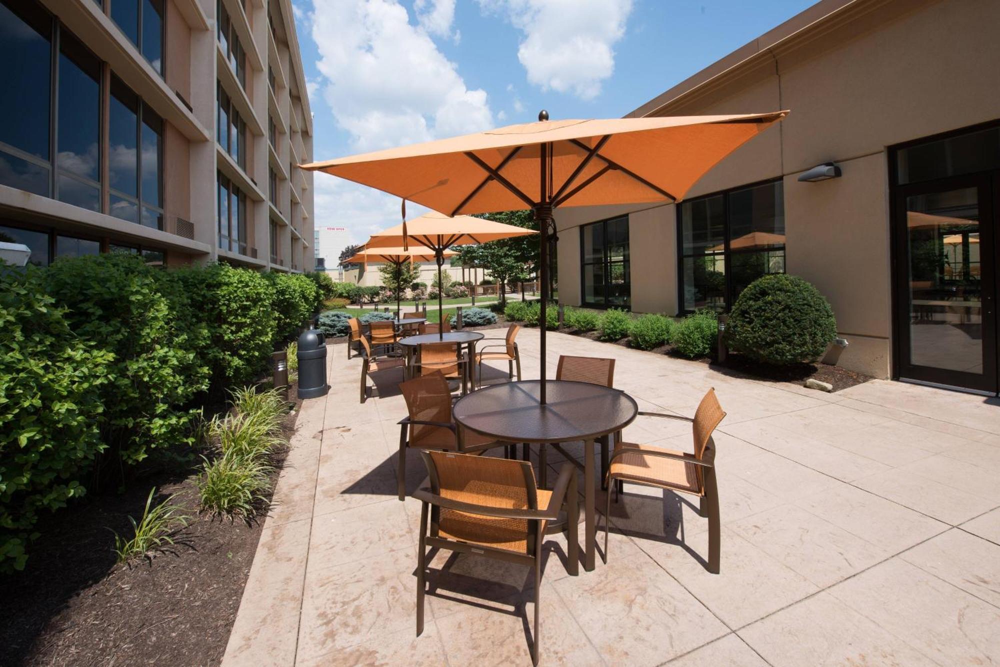 Courtyard By Marriott Canton Hotel North Canton Exterior photo